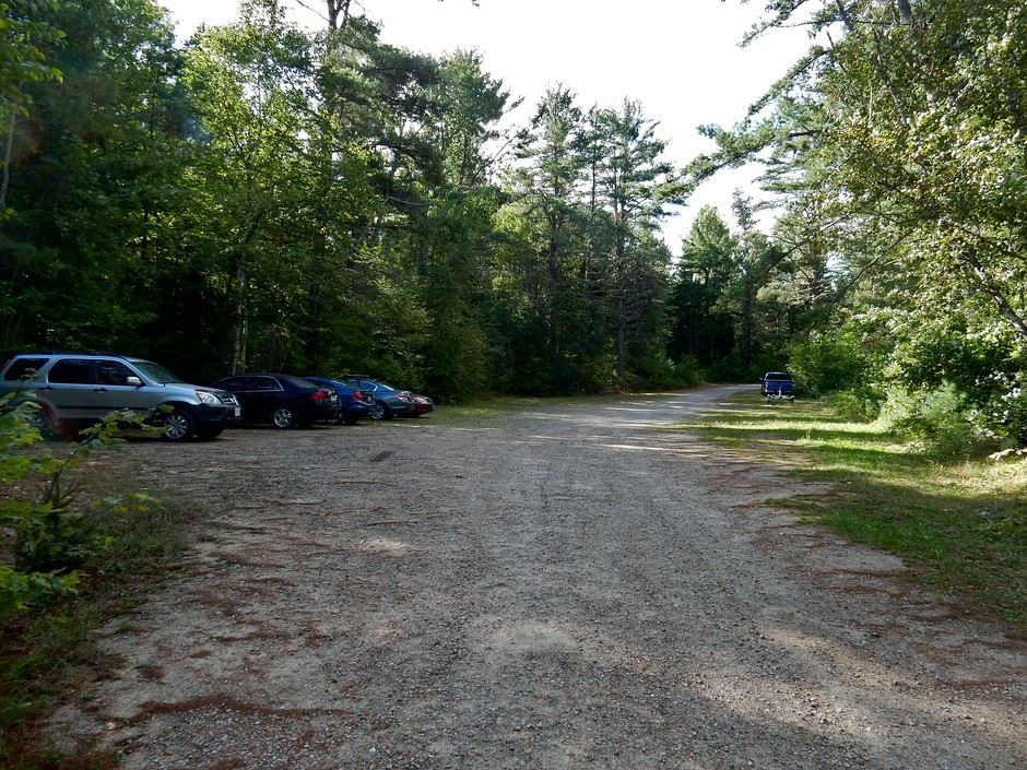 Petawawa Parking: Lake Travers
